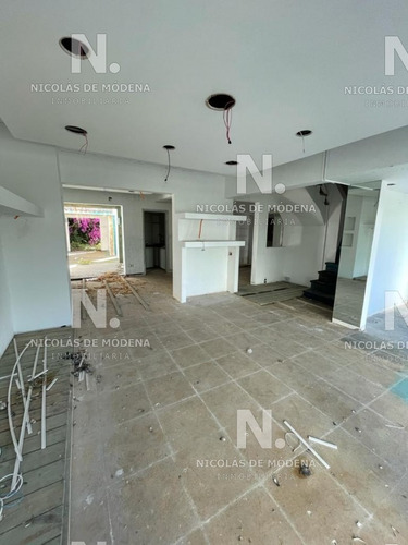 Local Comercial En Plena Península, Oportunidad Real- Ref: 5016