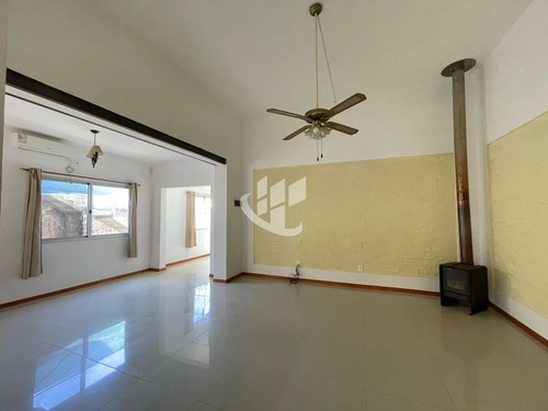 2 Casas En Un Mismo Predio Con Garaje