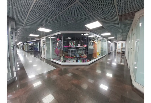 El Cafetal - Plaza Las Américas. Local / Oficina 20mt2 Nivel Pb
