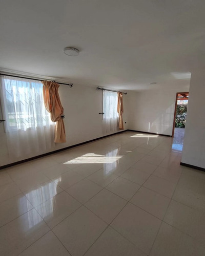 Amplia Casa En Arriendo - Paine