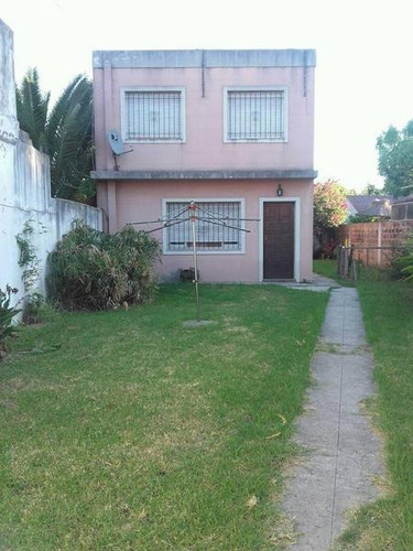 Venta - 2 Casas - Multifamiliar - 4 Ambientes - 3 Ambientes - Castelar - Casa - Inversor
