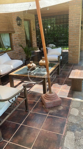 Parcela Venta Con Casa En Linares 240/ 2.520,piscina, Jardín