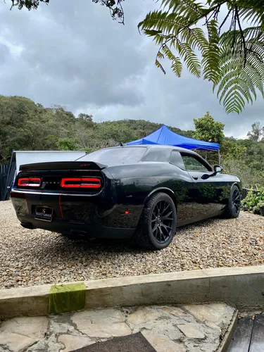 Dodge Challenger 707hp Hellcat