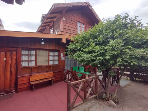 Complejo Turístico En Funcionamiento En El Hoyo, Chubut