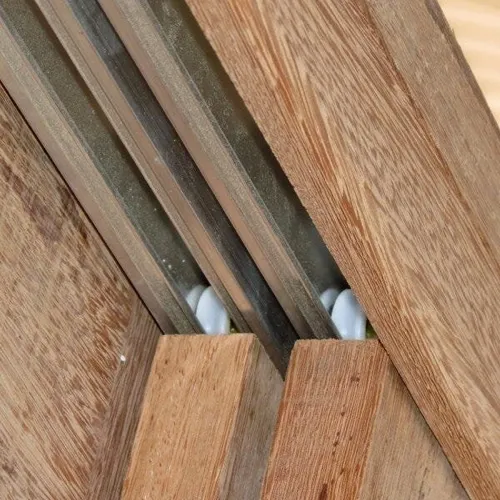 Puerta corredera veneciana Isabela Wt de madera de 6 hojas