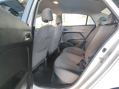 Imagem 7 de 15 de Hyundai Hb20s 1.6 Comfort Plus 16v 2016