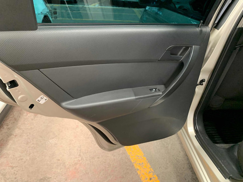 Imagen 7 de 13 de Chevrolet Aveo 1.6 Lt Aut Ac 2015