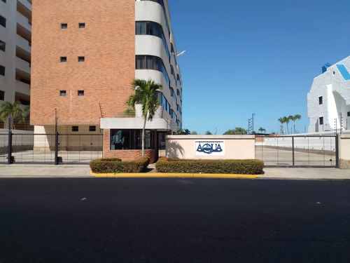 Apartamento De Oportunidad Remodelado, Piso 2, Urb. Puerto Encantado, Resid. Aqua, Higuerote