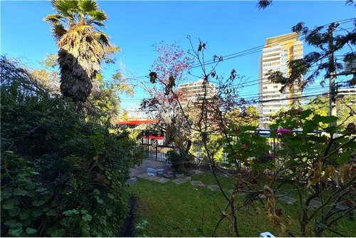 Primer Piso, 3 Dorm + Estac, Buena Ubicación