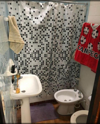 Casa Venta - 2 Dormitorios - 1 Baño - 330mts2 Totales - Sourigues