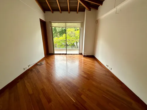 Casa En Arriendo En Loma Benedictinos. Cod A776027