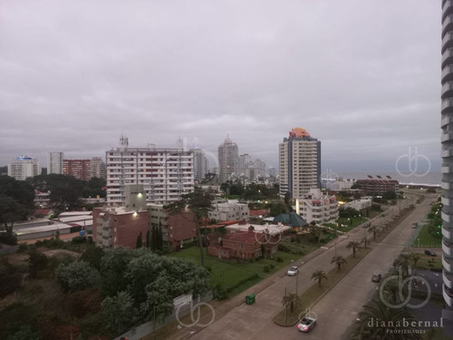 Imagen 26 de 27 de Vende Apartamento De 2 Dormitorios Y Medio En Chiverta, Reciclado Completo. Punta Del Este