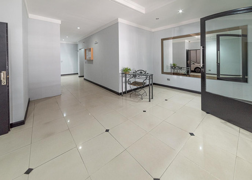 Venta Departamento Dos Ambientes En Florees Con Cochera