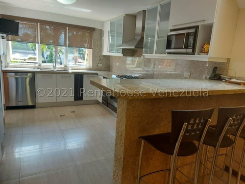 Imagen 7 de 30 de En Exclusivo Conjunto Muy Cerca De Farmatodo El Hatillo, Con Bellas Áreas Sociales, Jardín Privado, Hermosos Towhouse