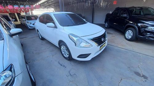 Imagem 4 de 13 de Nissan Versa