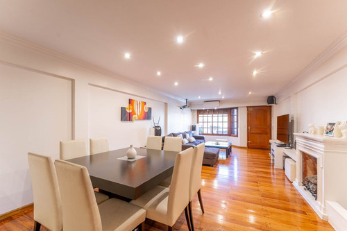 Venta Triplex 7 Amb Pileta/jardin/cocheras