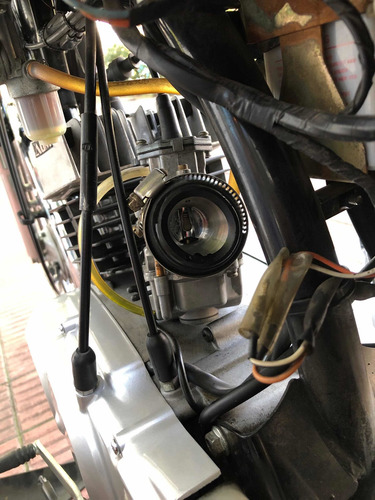 Suzuki Ax 100