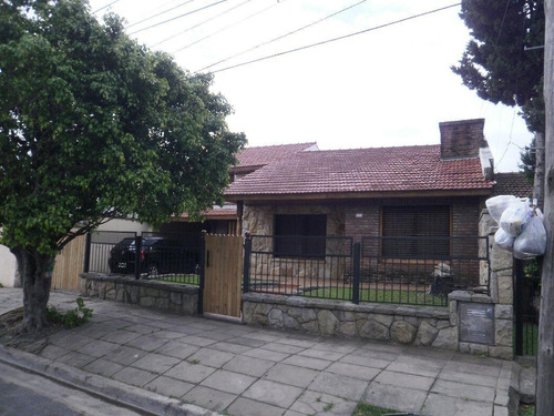 Imagen 2 de 10 de Casa En Venta En Valentín Alsina