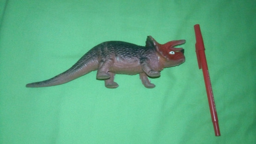 Dinosaurios Y Un Tigre De Juguete (Usado)