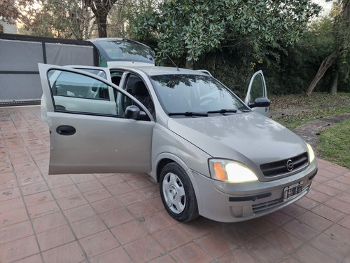 Chevrolet Corsa 1.8 Gl Aa Dh