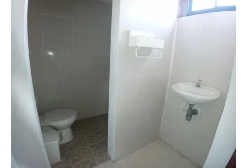 Vendo Casa De Dos Niveles En Los Nogales.