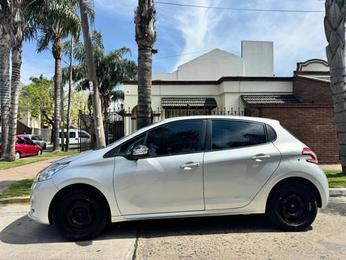Peugeot 208 1.5 Active