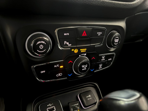 Jeep Compass 2.0 16V FLEX LONGITUDE AUTOMÁTICO