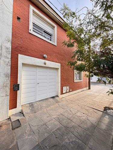Alquiler Duplex A Metros De Av. Sabattini - 2 Dorm Con Cochera Y Patio - Veni A Verlo!