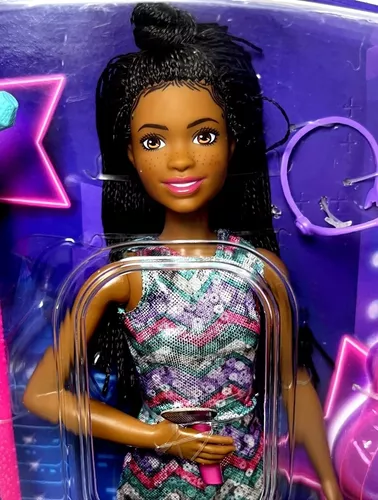 Comprar Boneca Barbie eu quero ser Cantora de Mattel