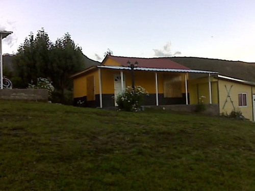 Complejo De Cabañas. Potrerillos Piedras Blancas