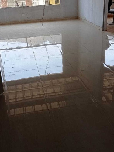 Imagen 2 de 4 de Enchapado De Porcelanato