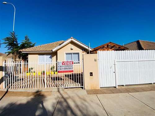 Casa En Venta De 3 Dorm. En La Serena