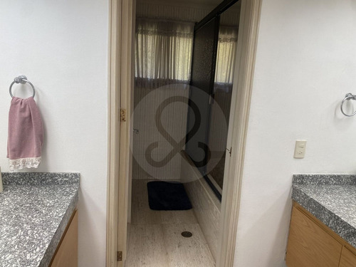 Casa En Venta En Bosque De Las Lomas