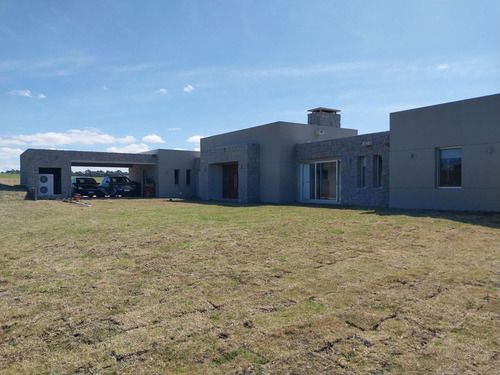 Casa En Alquiler Por Temporada De 4 Dormitorios En Pueblo Mio (ref: Bpv-8405)