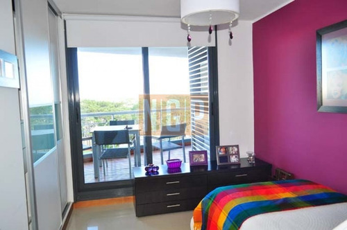 Servicio De Mucamas, Piscina, Parrilleros, Gimnasio, Sala De Adultos, Sala De Juegos, Sector De Internet, Laundry, Recepción Las 24 Hs.-ref:8498