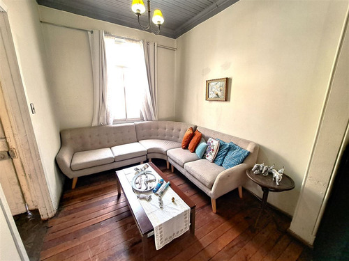Casa En Venta De 3 Dorm. En Comuna De Santiago