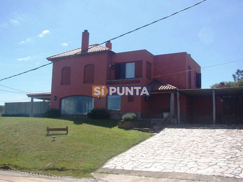 Imagen 1 de 13 de Casa Con Vista Al Mar