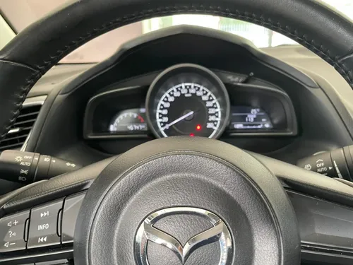 Mazda 3 Sedan 2.0L Touring MT