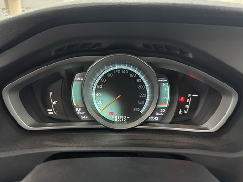 Volvo V40 2.0 T4 MOMENTUM GASOLINA 4P AUTOMÁTICO