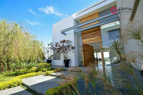 Casa De Lujo En Venta Con Alberca En Zotogrande Zona Andar