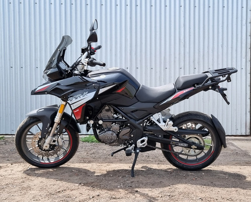 Imagen 3 de 16 de Benelli Trk 251 Abs