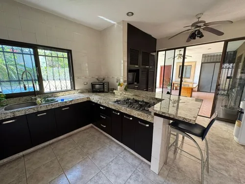 Casa En Renta Con Amplio Terreno En Benito Juarez Norte Merida