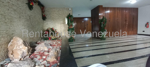 Apartamento Piso Medio Remodelado 160 M² 3h, 3b, 1p, Residencias Puerto Santo Con Piscina Pozo De Agua En Venta En Los Palos Grandes Avenida 4ta Y 5ta Transversal Caracas