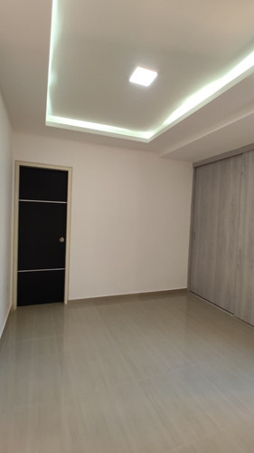 Se Alquila Apartamento A Estrenar En La Urb. Las Chimeneas, Res Montecarlo. Keivis V