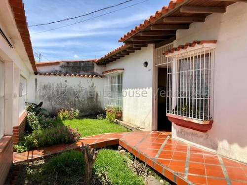 Imagen 22 de 30 de Casa En Venta En Cabudare La Morenera, Flex. Mls #22-9802, Profesional Inmobiliario Rocelys Lugo 414-1275734.