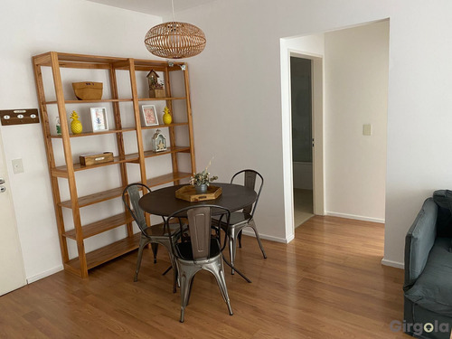 Venta De Departamento De 2 Amb Con Cochera En Palermo