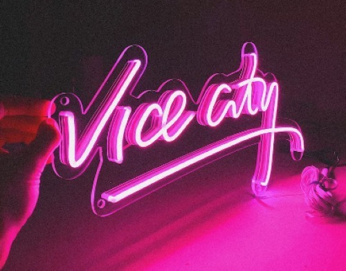 Cartel Neon Led  Vice City- Gamer Base Acrilico 70 X 30 Cm