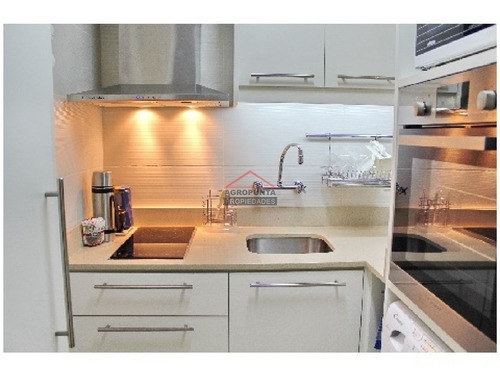 Apartamento En Peninsula, 2 Dormitorios *- Ref: 2926