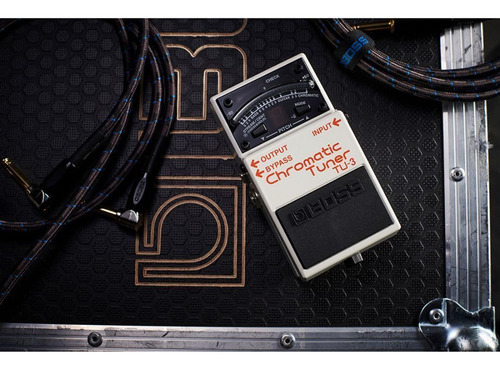 Pedal Afinador Cromático Tu-3 Con Derivación Para Guitarra Blanco