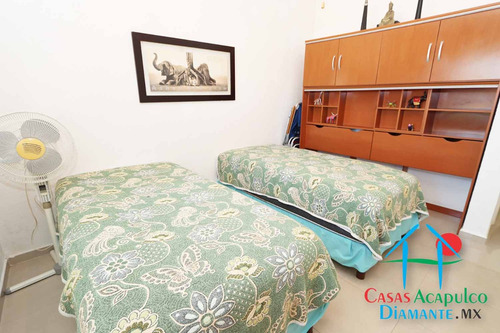 Cad Diamante Lakes Rubí 322. Terraza Con Sombra Y Vista A Las Áreas Comunes